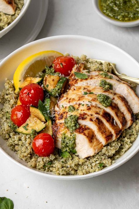 Ready in 30 minutes, this pesto chicken quinoa bowl recipe is quick and easy to make while full of flavor, vegetables, and high in protein. Pesto Chicken Quinoa Bowl, Chicken Quinoa Bowl, Quinoa Squash, Chicken With Italian Seasoning, Chicken Quinoa, Quinoa Bowl, Sauteed Veggies, Bowl Recipe, Pesto Chicken