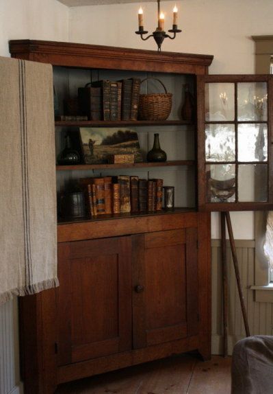 Modern Corner Cabinet, Cabinet Styling, Stepback Cupboard, American Dining Room, Early American Decor, Antique Booth Ideas, Primitive Living Room, Rustic Americana, Crockery Unit