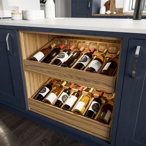 Wine Organization, Unique Kitchen Design, Larder Unit, Organisation Ideas, Small Kitchen Storage, Dark Kitchen, Kitchen Storage Solutions, Classic Kitchens, Rack Design