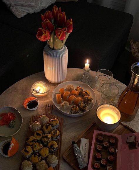 #flowers #sushi #sushilovers #dinner #candles Sushi Date Night, Ideas Cena, Dinner Date Aesthetic, Sushi Date, Sushi Dinner, Sushi Party, Dinner Candles, Weekend Ideas, Sweet Caroline