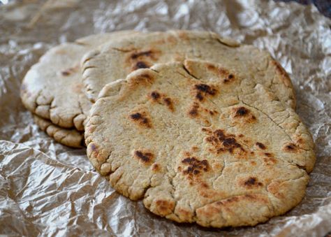 Viking Bread - Similar to an aboriginal bannock; Viking bread uses a few tablespoons of non-perishable lard/shortening which was often times an economic alternative to more perishable forms of fat (like butter).  All other ingredients are non-perishable as well - Barley flour, wholemeal or wholegrain spelt flour, ground flax seeds, salt and water. Viking Bread, Viking Recipes, Iceland House, Swedish History, Historical Cooking, Historic Recipes, Historical Food, Medieval Food, Viking Food