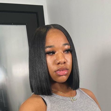 Quickweave Bob Middle Part, Quickweave Bob With Leave Out, Middle Part Bob Quick Weave, Middle Part Bob Black Women, Bob Quick Weave Hairstyles, Bob Sewin, 10 Inch Bob, Sew In Bob, Quickweave Bob