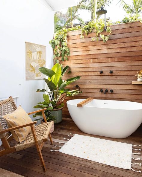 20 Best Rustic Bathroom Design Ideas to Try at Home Ideas Terraza, Outdoor Bathtub, Open Bathroom, Outdoor Bathroom Design, Tropical Bathroom, Outdoor Tub, Outdoor Baths, Outdoor Bath, Bad Inspiration