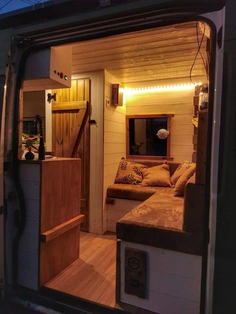 Caravan Living, Home Inspo Modern, Camper Interior Design, Home Inspo Cozy, Camper Van Life, Bus Living, Van Conversion Interior, A Small House, Campervan Life