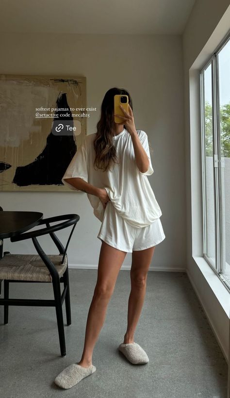 Trendy Lounge Wear Outfit, Lounge Wear Aesthetic, Lounge Wear Outfit, Birks Outfit, Wfh Outfits, 2024 Aesthetic, House Clothes, Dressed To Kill, Style Crush