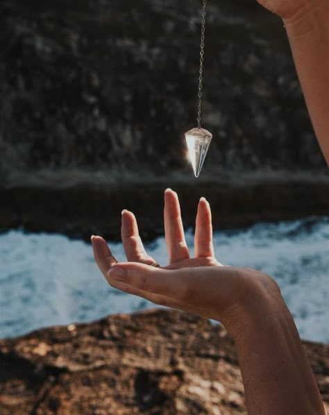 Tarot Photoshoot Ideas, Astrologer Photoshoot, Spiritual Photoshoot Ideas, Spiritual Aesthetic Photography, Tarot Photoshoot, Spiritual Photoshoot, Crystal Photoshoot, Homecoming Photoshoot, Magic Photoshoot