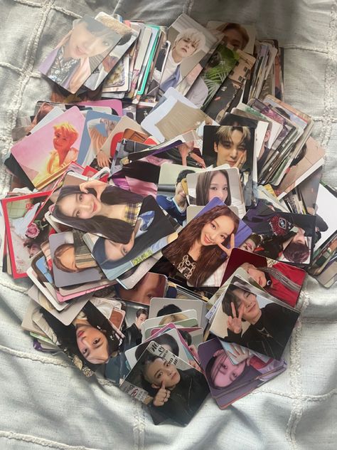 Kpop Photocard Collection Aesthetic, Photo Cards Aesthetic, Gg Photocards, Photo Card Aesthetic, Rare Photocards, Kpop Merch Collection, Photocard Collection Aesthetic, Kpop Photocards Collection, K Pop Photocards