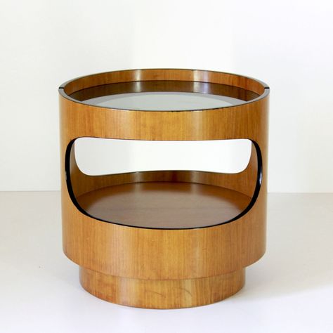 Listed on VNTG.com: 1970s vintage round coffee table | #vntg #vintage Surfboard Table, Surfboard Coffee Table, Coffee Table With Glass Top, Noguchi Coffee Table, Italian Dining Table, Coffee Table With Glass, Lucite Table, Retro Interior Design, Butterfly Table