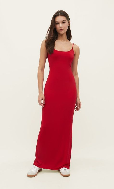 Vestido largo rojo Outfit Vestido Rojo, Round Neck Dresses, Strappy Dresses, Women's Fashion Dresses, Spring Fashion, Round Neck, Womens Dresses, Fashion Trends, Dresses