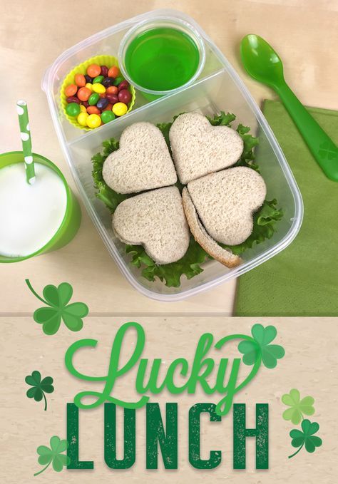 Lucky clover lunch | Get in the spirit of St. Patrick’s Day and make a four leaf clover shaped sandwich. Add a green Señor Rico gelatin snack so you don’t get pinched! St Patricks Food, St Patrick Day Snacks, Fete Saint Patrick, St Patrick Day Treats, St Patricks Day Crafts For Kids, St Patrick Day Activities, St Patricks Day Food, Fun Lunch, Saint Patties