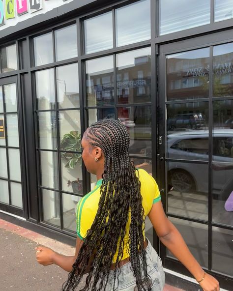 X-small feed ins dump 😍 🚮 Style: x-small feed in braids + detailed design+ boho curls Aka “Alicia keys braids” Stylist: @braidzbrazy dm to book . . . . . . . . . . . #braids #feedinbraids #stitchbraids #aliciakeysbraids #freestylestitchbraids #bohobraids #bohofeedinsbraids #summerhairinspo #braidsbirmingham #birminghambraider #beautystudio #birminghamstylist #hairsalon #birminghamsalon Alisha Keys Braids Boho, Feed In Boho Braids, Alicia Keys Braids With Curls, Small Alicia Keys Braids, Alicia Keys Braids With Curls Bun, Alisha Keys Braids, Alicia Keys Braids Large, Small Feed In Braids, Alicia Keys Braids