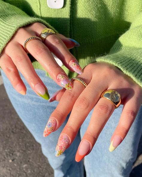 May Nails, Funky Nails, French Tip Nails, Nail Designs Summer, Flower Nails, Almond Nails, French Nails, Glue On Nails, Beauty Nails