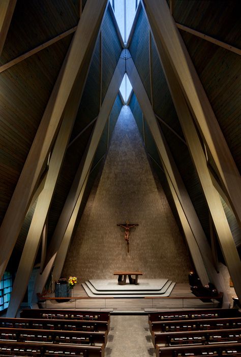 Chapel Architecture, Church Sanctuary, Architectural Masterpieces, Church Interior Design, Modern Church, Sacred Architecture, Church Interior, Religious Architecture, Cathedral Church