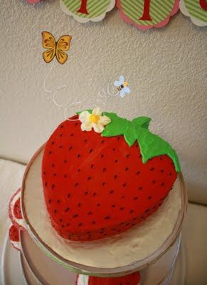 Strawberry Shaped Cake, Birthday Cake Ideas For Adults, Beat Bugs, Berry Birthday, Strawberry Birthday Cake, Strawberry Shortcake Birthday, New Birthday Cake, Strawberry Shortcake Party, Fiesta Tropical