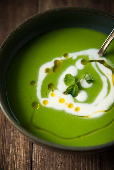 English Pea Soup with Lemon Creme Fraiche | Will Cook For Friends English Peas Recipe, Soup With Lemon, Lemon Creme, Spring Peas, English Peas, Cold Soup, Pea Soup, English Food, British Food