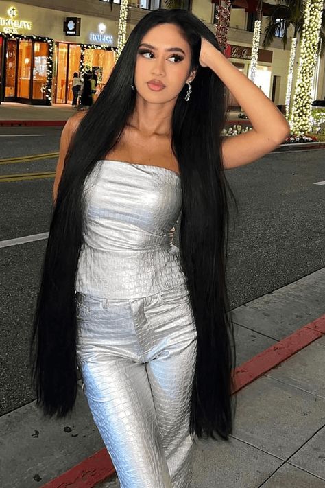 long hairstyles, hair trends, hair inspiration Long Hair Ponytail Styles, Long Hair Ideas, Long Hair Ponytail, Extremely Long Hair, Romantic Hairstyles, Hair Flow, Hair Ponytail Styles, Super Long Hair, Long Black Hair