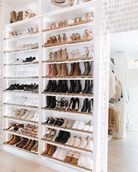 29 Shoe Closet Organization Ideas for Chic & Tidy Spaces in 2024 - placeideal.com