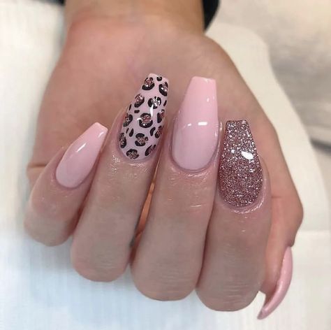 Pink Casket, Casket Nails, Cheetah Nail Designs, Nail Design Glitter, Cheetah Print Nails, Animal Print Nails Art, Cheetah Nails, Leopard Print Nails, Airbrush App