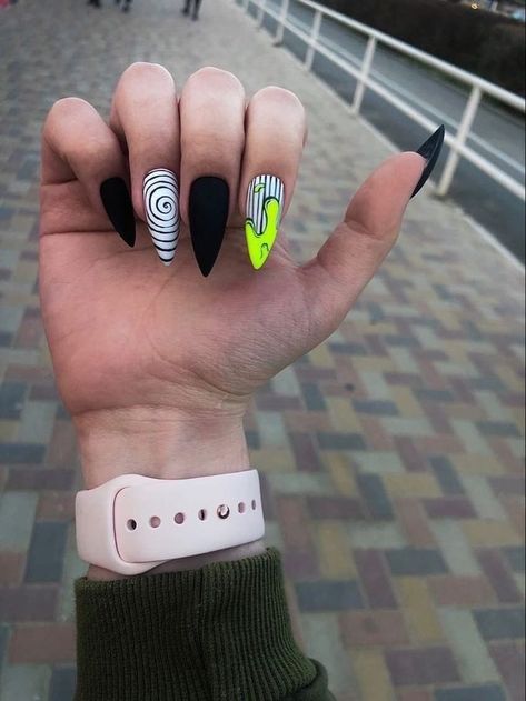 Emoji Nails, Glossy Nails, Witchy Nails, Edgy Nails, Goth Nails, Nails Diy, Neon Nails, Pastel Nails, Nails Desing