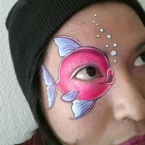 Mermaid Face Paint, Animal Face Paintings, Bodysuit Tattoos, Face Painting Tips, Girl Face Painting, Face Painting Tutorials, Princess Face, Fish Face, Festival Face