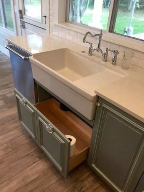 Cheap Kitchen Makeover, Kitchen Makeover Ideas, Kitchen Diy Makeover, Diy Kitchen Renovation, Farmhouse Kitchen Cabinets, Farmhouse Kitchen Design, Remodel Inspiration, Kitchen Upgrades, Kitchen Remodel Ideas