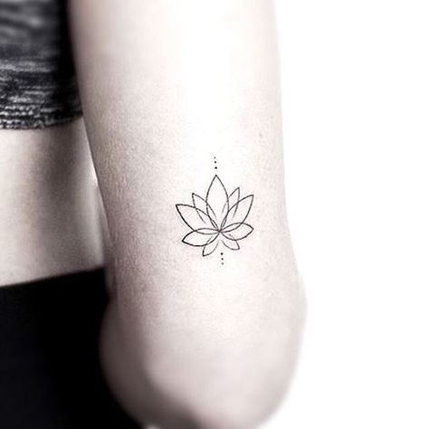 Lotusblume Tattoo, Orca Tattoo, Tattoo Diy, Hamsa Tattoo, Inspiration Tattoos, Disney Tattoo, Lotus Tattoo, Diy Tattoo, Flower Tattoo Designs