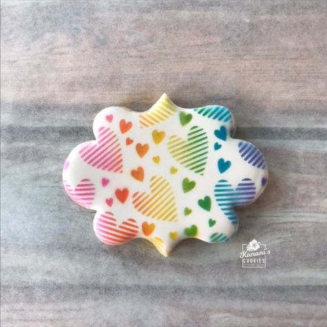 Rainbow hearts with 3 Airbrush Colors Christmas Airbrush Cookies, Airbrush Chocolate, Cookie Airbrushing, Airbrush Cookies Ideas, Airbrush Cookies, Stenciled Cookies, Royal Cookies, Rainbow Hearts, Cookie Stencils