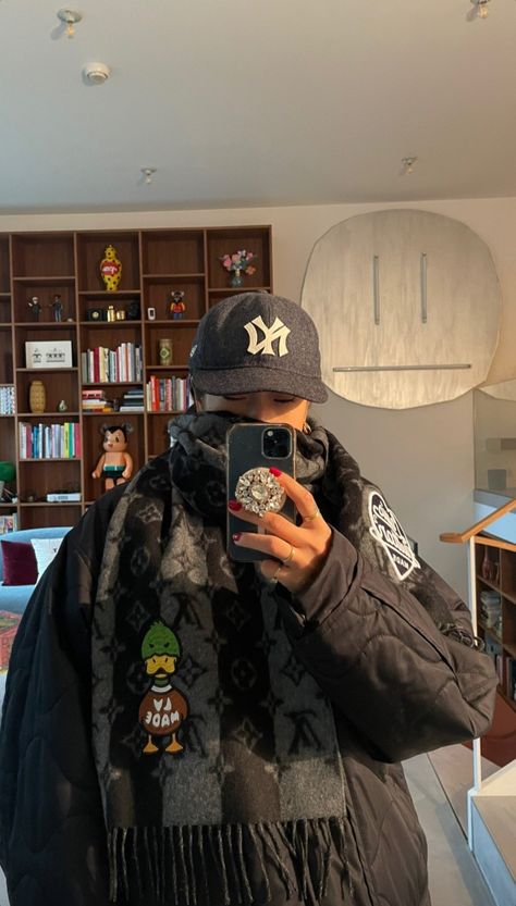 Louis Vuitton Scarf Outfit, Peggy Gou, Ny Cap, Jdm Racing, Louis Vuitton Scarf, Nostalgia Aesthetic, Interior Home, Winter Fits, Clothes Style