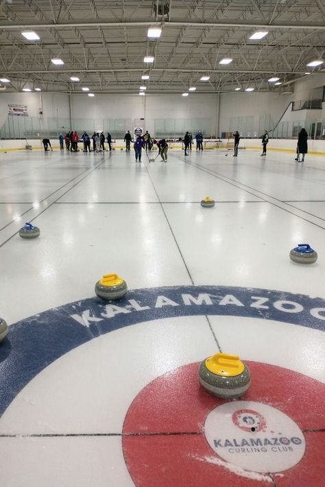 Curling Game Sports, Curling Aesthetic Sport, Curling Sport Aesthetic, Ice Curling, Curling Sport, Curling Game, Curling Techniques, Ice Sports, Ice Skating Rink