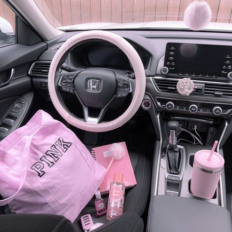 Pink Cars Inside, Inside The Car Aesthetic Pink, Light Pink Car Accessories, Pink Car Accessories Aesthetic, Pink Car Accessories Interiors, Aesthetic Car Keys, Pink Car Decor, Pink Car Interior, Audi A3 Cabriolet