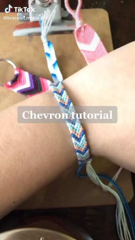 Bracelet Chevron, Chevron Friendship Bracelet, Chevron Friendship Bracelets, Diy Bracelets With String, String Bracelet Patterns, On Friendship, Ankle Bracelets Diy, Diy Friendship Bracelets Tutorial, Braided Bracelet Diy