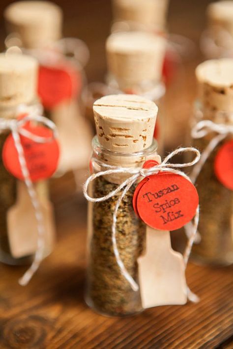 You can have a Tuscany wedding without ever leaving the states with these gorgeous ideas. Spice Wedding Favors, Budget Wedding Favours, Tuscany Wedding Theme, Unusual Wedding Gifts, Italian Wedding Favors, Affordable Wedding Favours, Cheap Party Favors, Italian Party, Inexpensive Wedding Favors