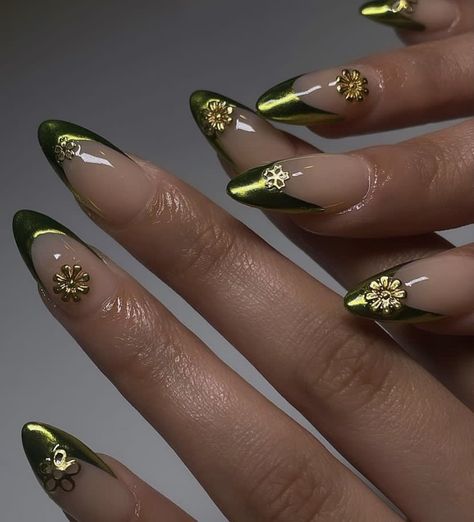 Olive Green And Gold Nails, Olive Green Nails, Nails Graduation, Hozier Concert, Olive Nails, Gold Acrylic Nails, Green Acrylic Nails, Dark Green Nails, Gold Nail Designs