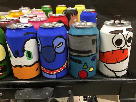 Painted soda cans 2 Pop Can Art, Beer Can Art, Art Club Projects, Intro To Art, Soda Can Art, Sculpture Art Projects, High School Art Projects, 4th Grade Art, Best Paint