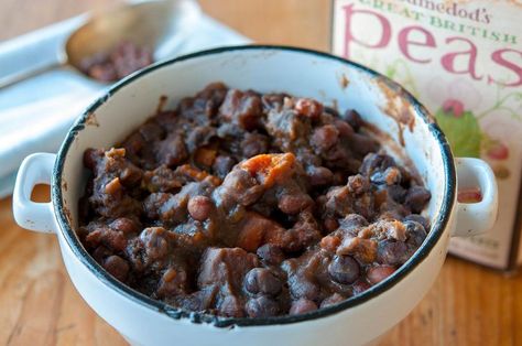 Parched Peas for Bonfire Night. The Ultimate Autumn Treat Black Peas Recipe, Ham And Lentil Soup, Bonfire Night Food, British Food Traditional, Malt Vinegar, Pulses Recipes, Black Peas, Mushy Peas, Winter Warmers Recipes