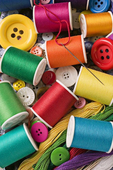 Sewing Photography, Spools Of Thread, Crayon Box, Rainbow Aesthetic, Thread Spools, Live Colorfully, Sewing Art, Sewing Box, Over The Rainbow