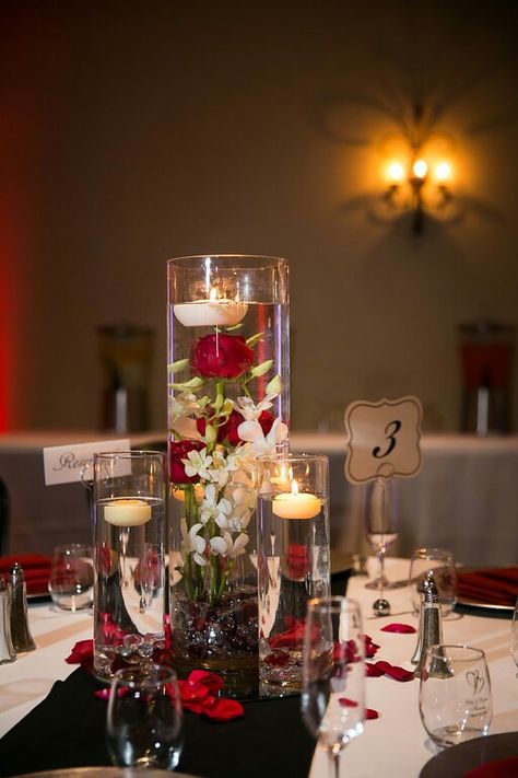 Red And Cream Centerpieces, Elegant Black And White And Red Wedding Table Decor, Red Wedding Theme Centerpieces, Red Black And White Centerpiece Ideas, Red Black White And Gold Wedding Receptions, Red Black Gold White Table Setting, Red Black And Gold Centerpieces Diy, Red Black And White Table Decorations, Red Black And Grey Wedding Ideas