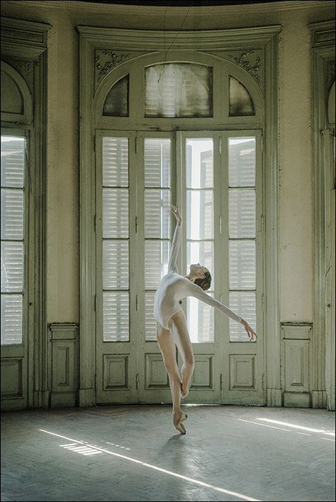 Ballerina Project, Ballet Pictures, Ballet Beauty, Dance Photography Poses, Ballet Poses, Ballet Inspiration, The Ballerina, Ballet Art, Ballet Photos