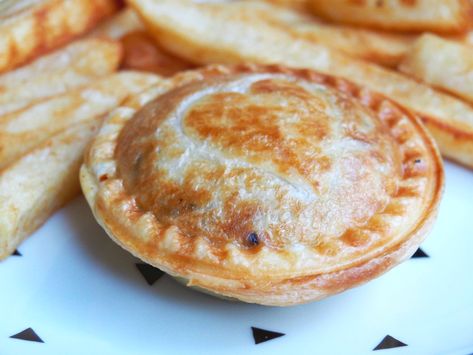 Pie Maker Recipe – Cheeseburger Pies | The Annoyed Thyroid Dash Pie Maker, Mini Pie Maker Recipes, Breville Pie Maker, Aussie Meat Pie, Australian Meat Pie, Mini Pie Maker, K Mart, Mini Recipes, Dash Recipes