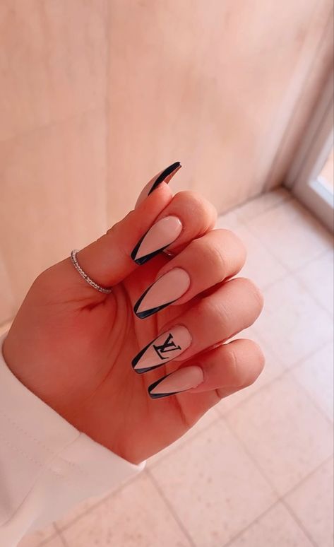 Nails Lv Design, Nails With The Letter K On Them, Designer Acrylic Nails Lv, Prada Nails Design, Lv Nails Acrylic, Lv Acrylic Nails, Nike Nails Designs, Nail Lv, Lv Nails Louis Vuitton