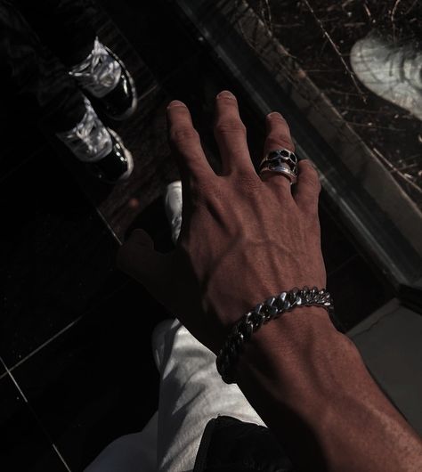 Arm Veins, Veiny Arms, Guy Jewelry, Hand Veins, Hot Hands, Men Abs, Gentleman Aesthetic, Bad Boy Aesthetic, Hand Pictures