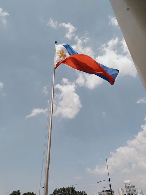 Old Philippines Aesthetic, Phillipines Flag Aesthetic, Flag Of The Philippines, Filipino Aesthetic, Aesthetic Philippines, Filipino Flag, Philippines Flag, Filipino Heritage, Philippine History