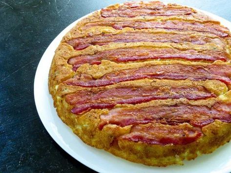 This Upside-Down Bacon Cornbread recipe is genius, delicious and great for Thanksgiving Low Fat Cornbread Recipe, Upside Down Cornbread, Jalapeño Cornbread Recipe, Specialty Breads, Perfect Cornbread, Bacon Cornbread, Cornbread Recipe Sweet, Cornbread Recipes, Jalapeño Cornbread