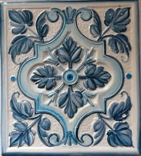 Art Nouveau Kitchen, Ceramic Tile Ideas, Art Deco Tile, Pretty Tiles, Ceramic Tile Art, Art Deco Tiles, Art Nouveau Tiles, Tile Covers, Bird Houses Painted