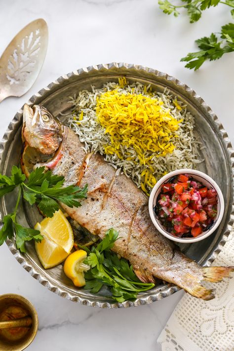 Rice With Fish, Sabzi Polo, Nowruz Table, Herbed Rice, Shirazi Salad, Persian Rice, Persian New Year, African Cooking, Pickled Garlic