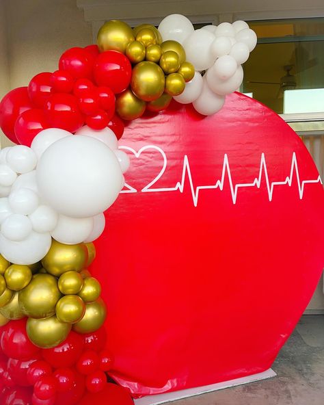 Go Red For Women Ideas Heart Health Decorations, Medical Themed Parties Decorations, Doctors Day Decoration Ideas, Med School Acceptance, Donor Tree, Medical Event, Medical Themed Parties, Nurse Grad Parties, Doctor Photo