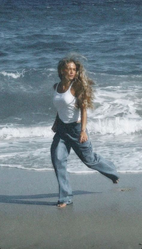 Denim Photoshoot, 1989 Taylor's Version, Beach Editorial, Beach Model, Beach Photography Poses, Beach Shoot, Beach Poses, Beach Photoshoot, Models Off Duty