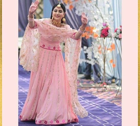 baby pink colour dress design Pink Colour Dress Design, Pink Colour Dress, Colour Party, Dress Design Ideas, Asian Wedding Dress Pakistani, Asian Style Dress, Women Suits Wedding, Suits Punjabi, Pink Plain