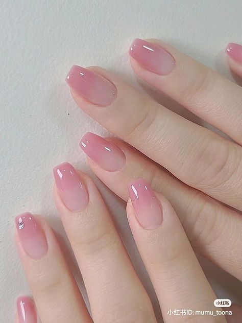 Short Fake Nails Ideas, Pink Press On Nails Short, Soft Pink Gel Nails Art Designs, Soft Gel Nails Design Ideas, Short Fake Nail Designs, Short Nails Nude Color, Short Nude Pink Nails, Pink Soft Nails, Nude Nail Designs Square