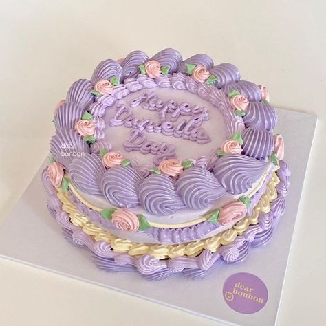 Purple Floral Cake, Floral Cake Ideas, Happy Bday Cake, 26 Birthday Cake, Cake Pretty, Bolo Vintage, Purple Cakes Birthday, Vintage Birthday Cakes, My Homies